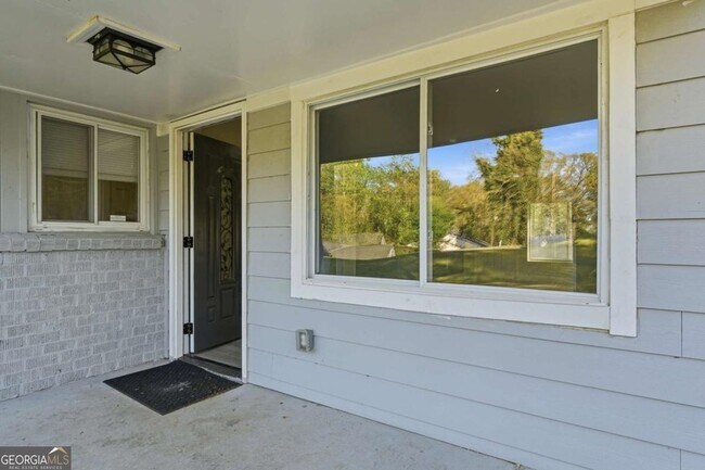 Building Photo - 1735 Carter Cir