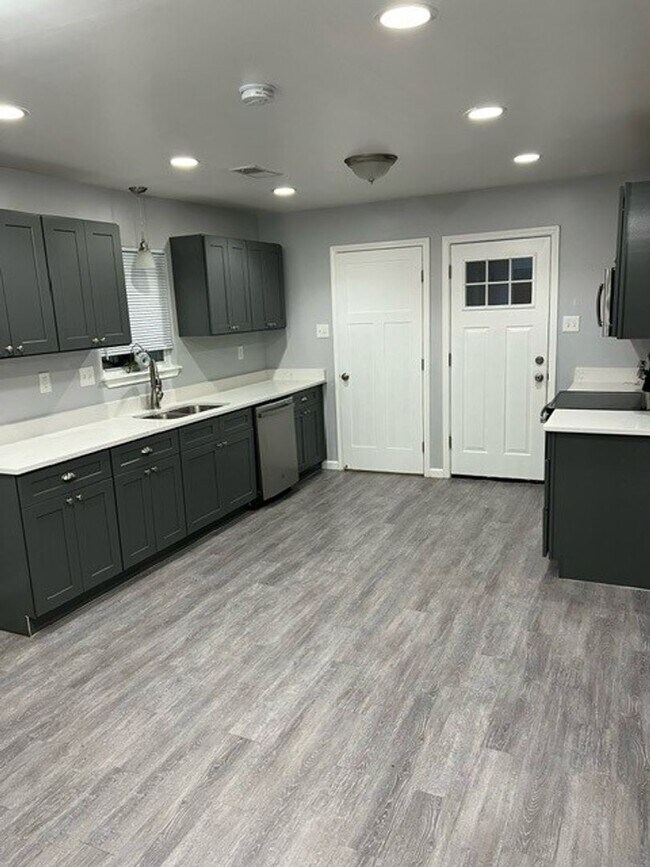 Building Photo - 110 Stonebrook Cove Southaven, MS 38671