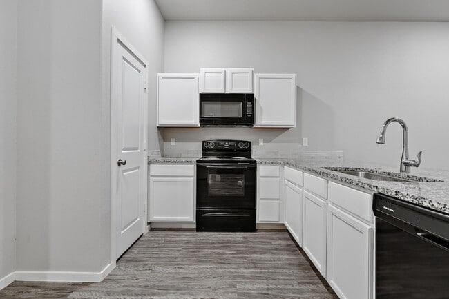 Foto del edificio - 2120 N Avenue J