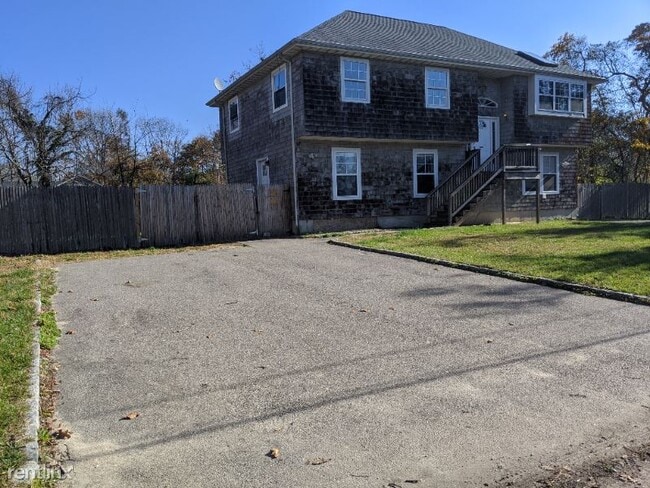 Building Photo - 5 br, 2 bath House - 75 Woodland Dr