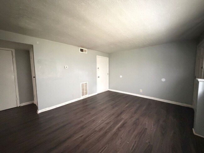 Foto del edificio - 3706 Noblitt Dr