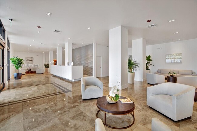 Building Photo - 2201 S Ocean Dr