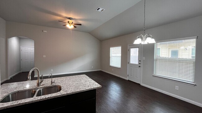 Foto del edificio - "Modern 3-Bed, 2-Bath Duplex Near Stevens ...