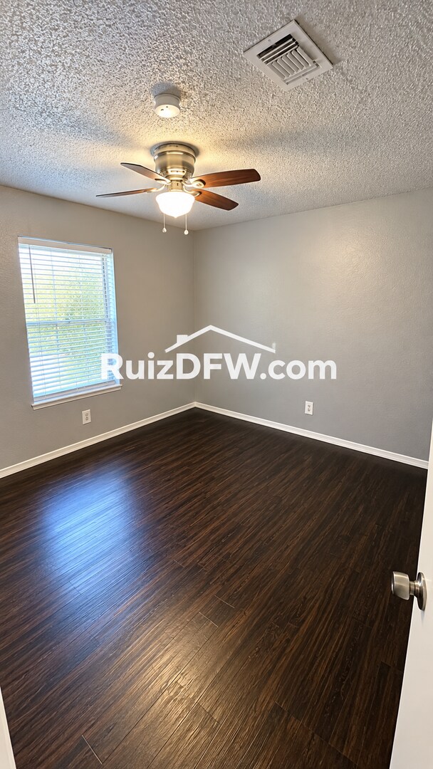 Building Photo - 2832-2834 K Avenue