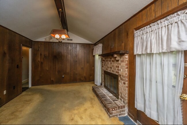Great Room with Fireplace and Vaulted Ceiling - 4328 Cheviot Dr