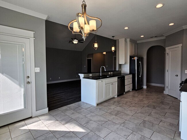 Building Photo - **Move in Special** Half off one months re...
