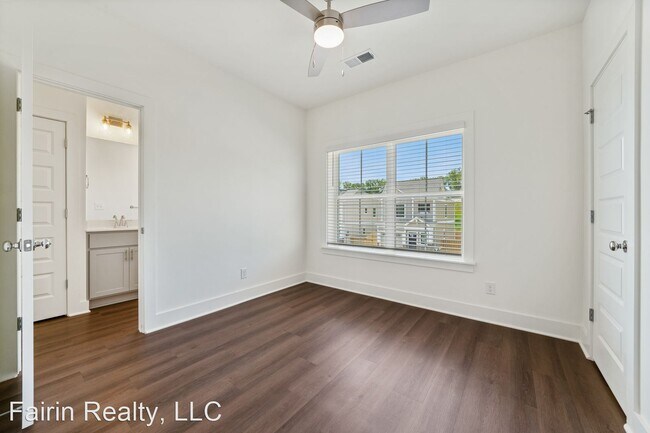 Building Photo - 3 br, 2.5 bath House - 4012 Red Rock Pl