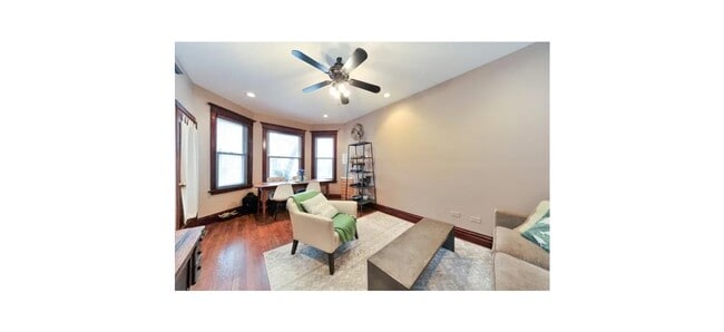 Building Photo - 3506 N Damen Ave