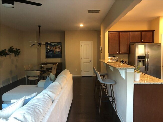 Foto del edificio - 1325 Hampton Oaks Dr