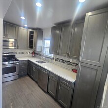 Building Photo - 182-19 147th Ave