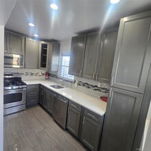 Building Photo - 182-19 147th Ave