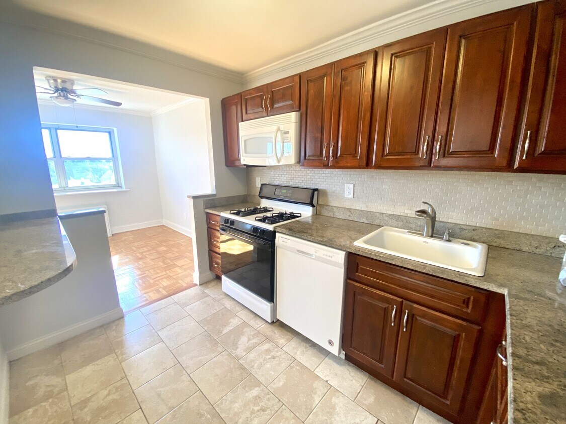 Primary Photo - 148 Halstead Ave
