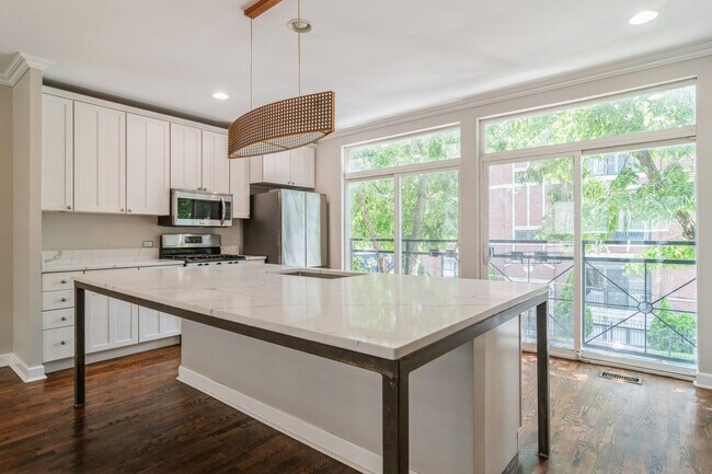 Foto del edificio - 530 N Wood St