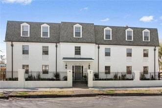Building Photo - 1532 St Andrew St