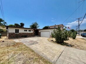Building Photo - 2466 Calle Tres Lomas
