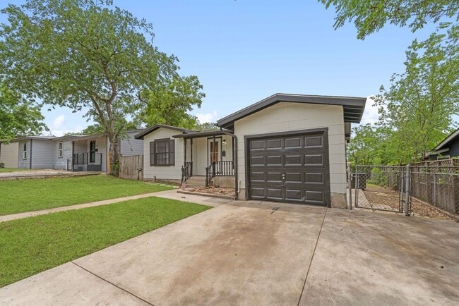 Building Photo - 310 Sumner Dr