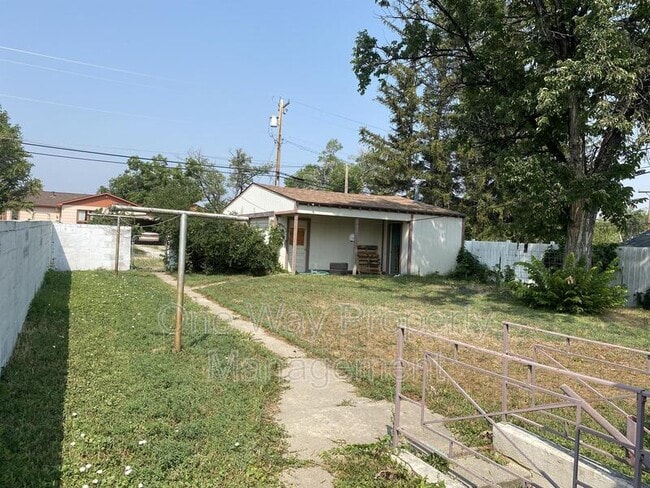 Building Photo - 107 13th St