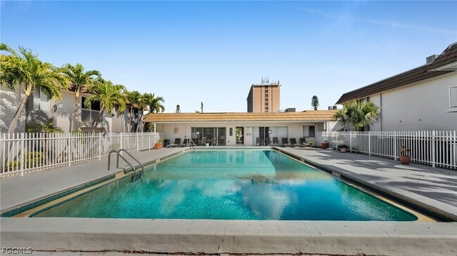 Building Photo - 1830 Maravilla Ave