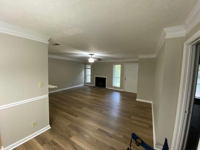 Building Photo - 102 Sterling Ct