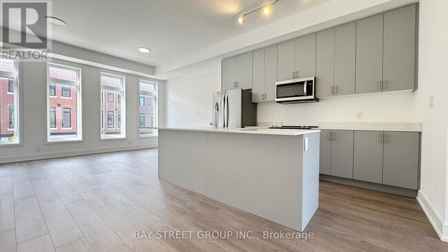 Photo du bâtiment - 28 Chestnut Ct