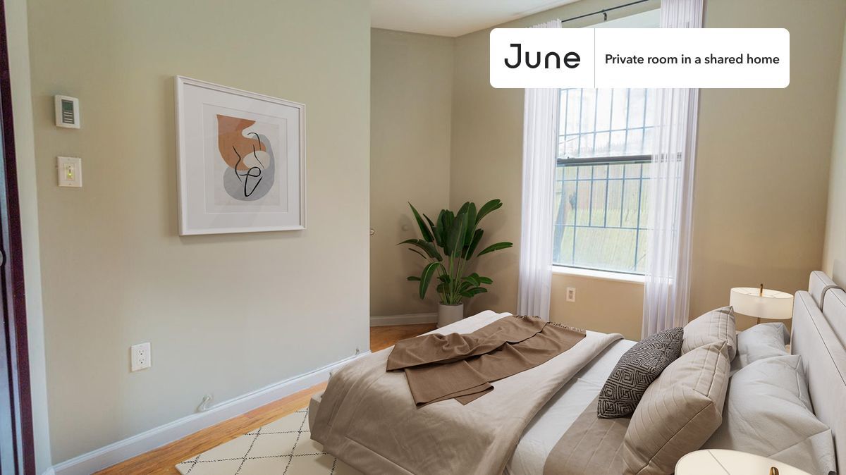 Foto principal - Private bedroom in 4 bed/1.5 bath Home