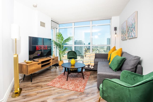 Building Photo - 18 Yonge St