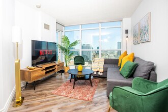 Building Photo - 18 Yonge St