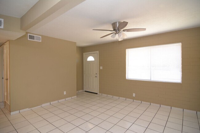 Foto del edificio - Updated 3 Bedroom 1 Bath Home! Central Tucson Location!