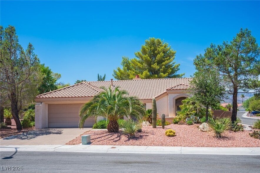 Foto principal - 9053 Firebird Dr