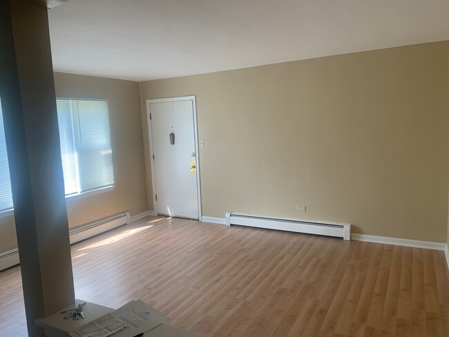Building Photo - 37 N King Arthur Ct
