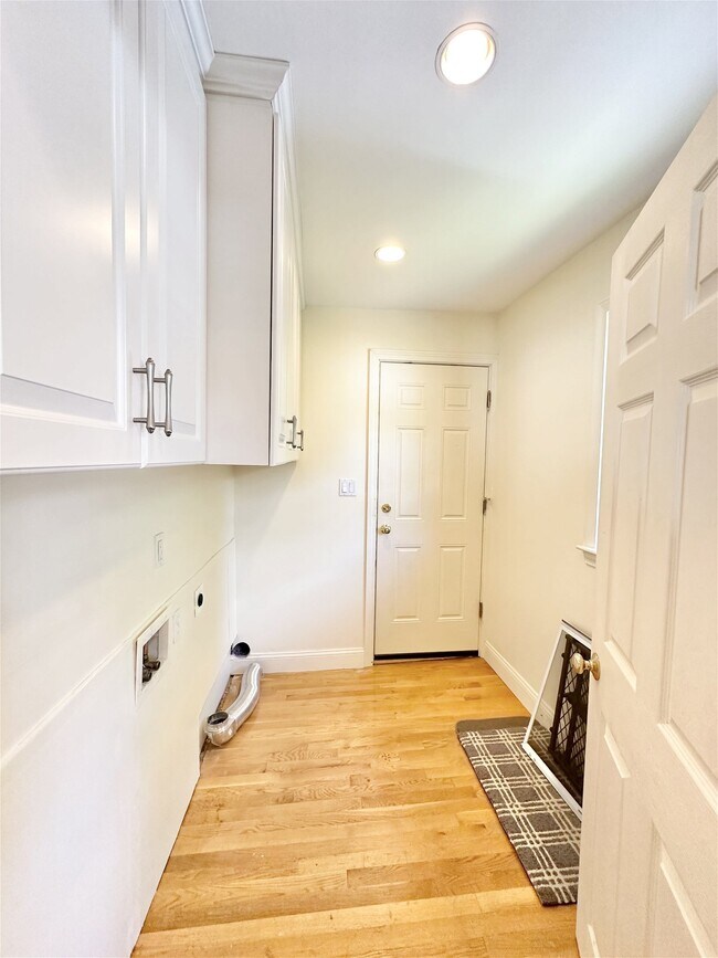 Foto del edificio - 177 Trapelo Road, Belmont, MA 02478 - 2 BR...
