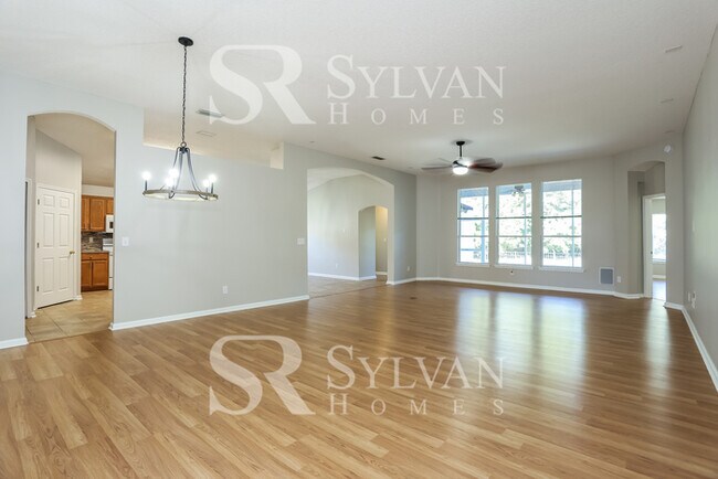 Photo - Lease today! No extra charge for contentme... House