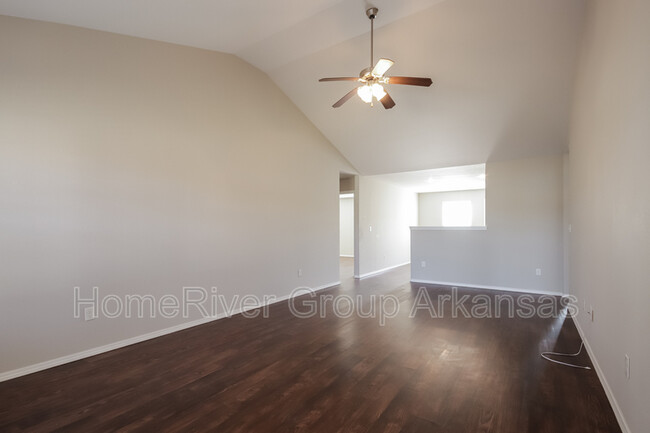 Building Photo - 269 Glory Ln