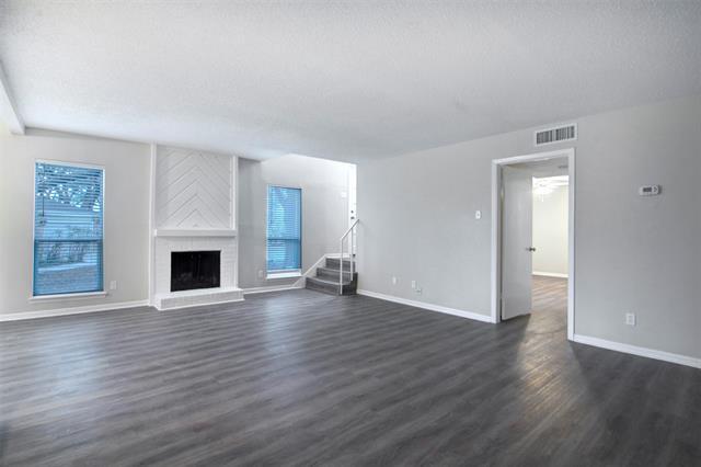 Foto del edificio - 2719 Creekwood Ct