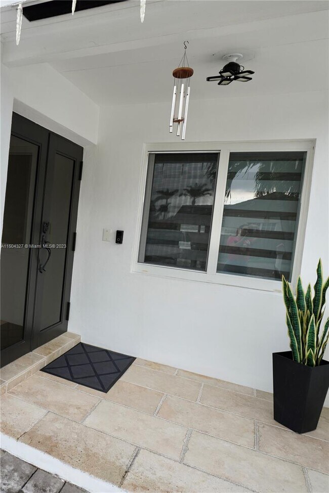 10157 NW 129th Terrace, Hialeah Gardens, FL 33018 House Rental in