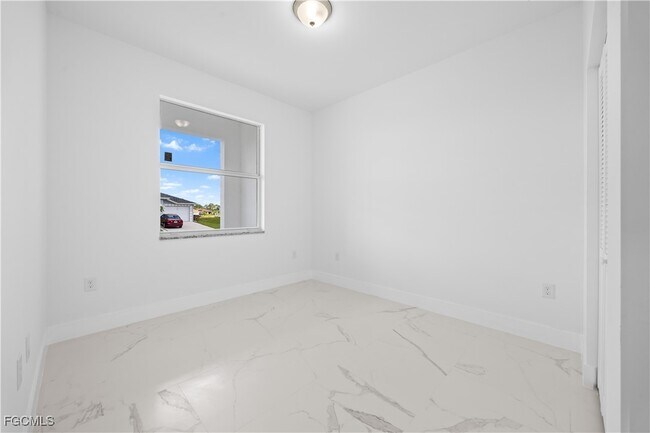 Building Photo - 1136 Ichabod Ave