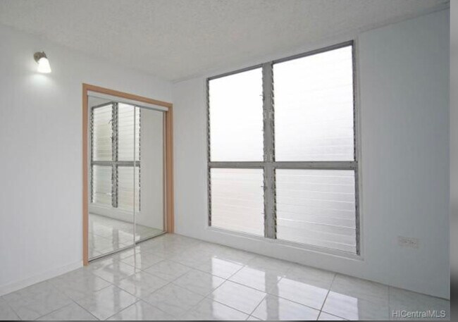 Building Photo - 98 -114 Lipoa Pl