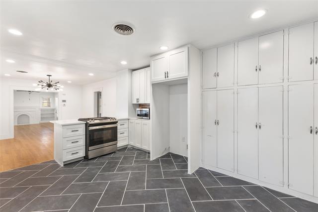 Building Photo - 2438 Emmett St