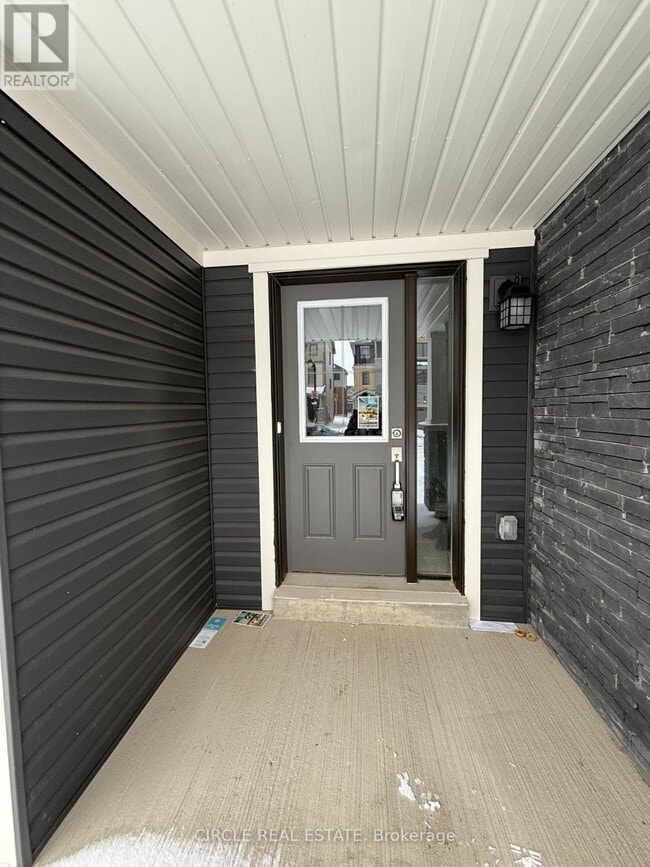 Building Photo - 29 Hine Rd