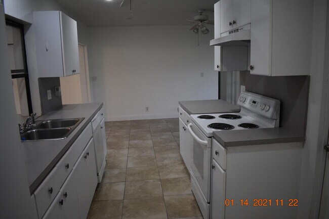Building Photo - 6404 Sagewood Way