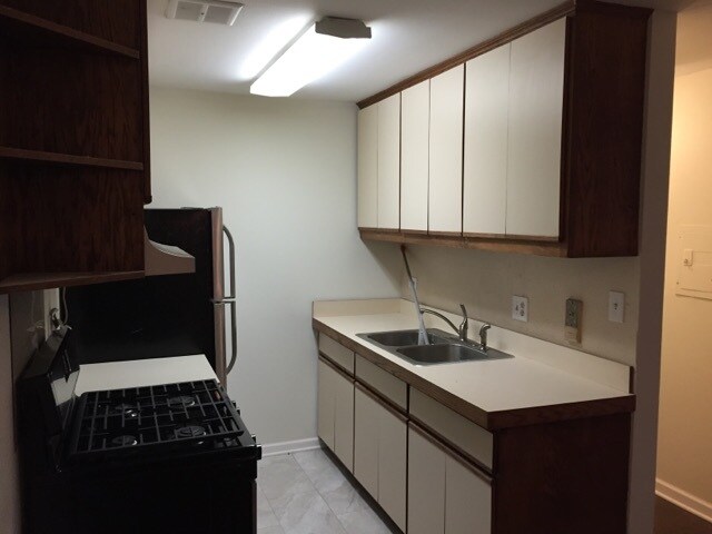 Building Photo - 920 Jonathon Ct