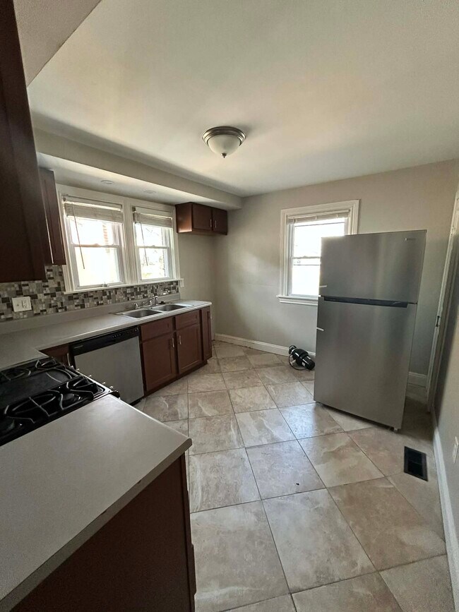 Foto del edificio - 8713 Susan Ave