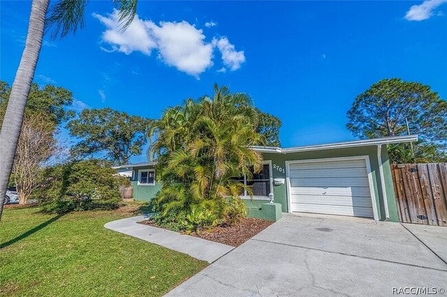 Foto del edificio - 2701 56th Ln N