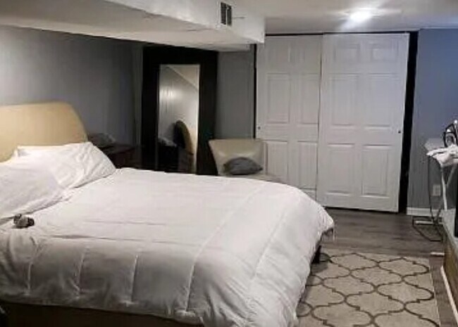 Foto del edificio - 237 Park Ln