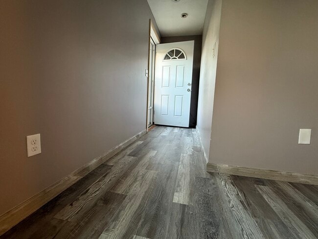 Building Photo - 388 Newcomb Rd