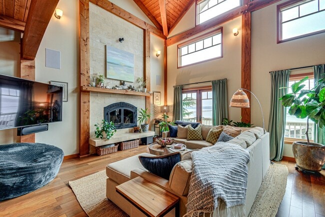Building Photo - 27555 Sandy Shores Dr SW