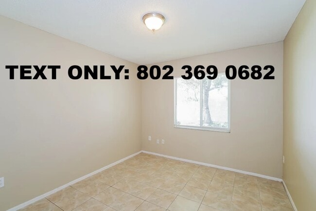 Foto del edificio - 1114 Blufield Ave