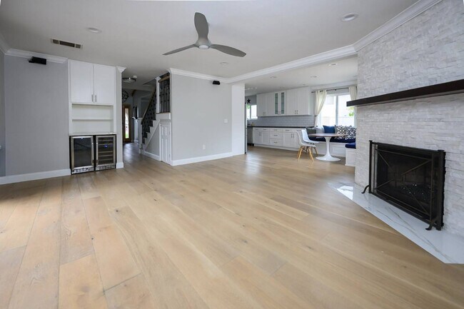 Foto del edificio - 2107 Dufour Ave