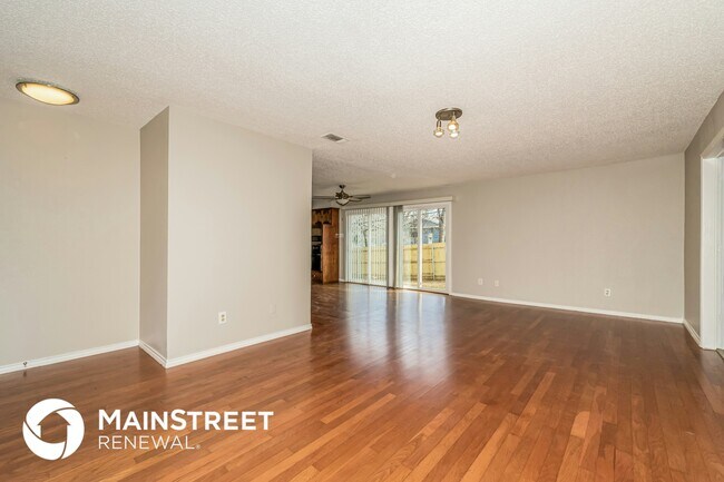 Foto del edificio - 112 Bluebonnet Dr