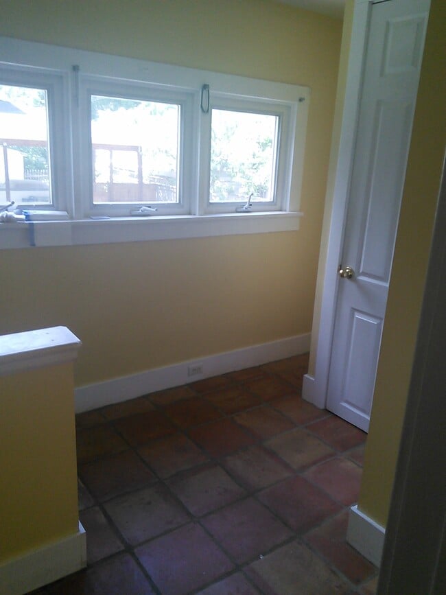 back hallway - 827 Mathews St